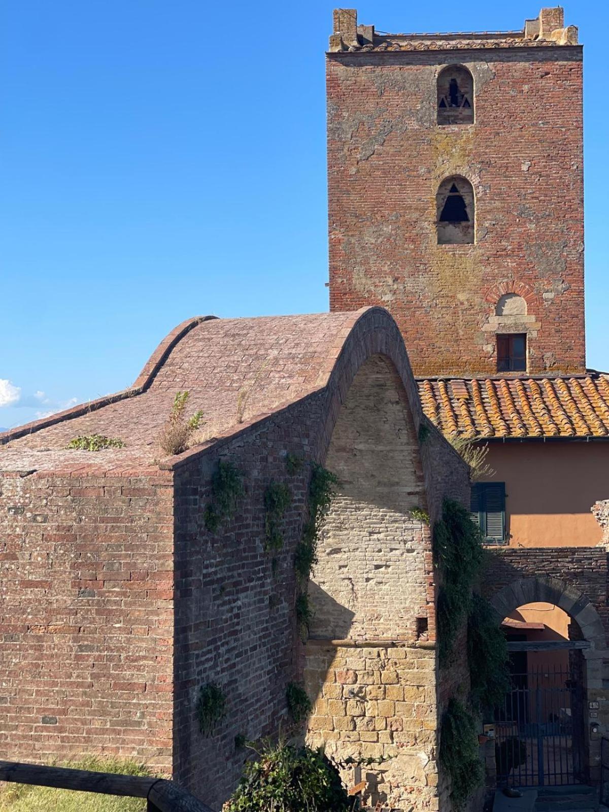 Quattro Gigli Hotel Montopoli in Val dʼArno Exteriör bild
