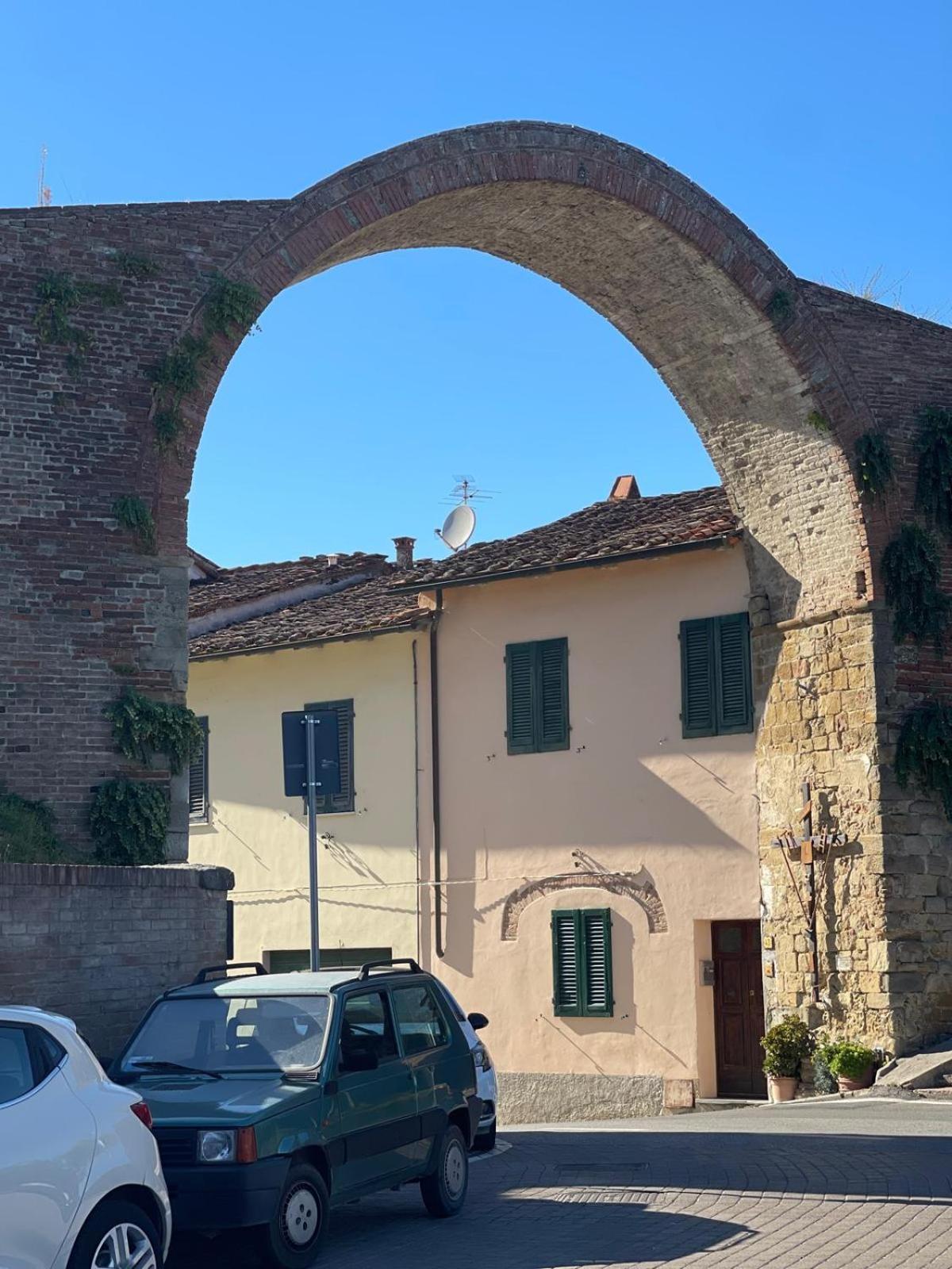 Quattro Gigli Hotel Montopoli in Val dʼArno Exteriör bild